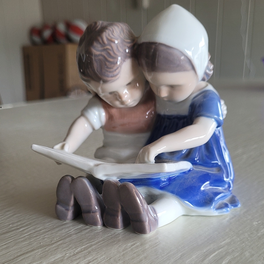 Bing And Grondahl Porcelain Figurine of Children Reading Excellent Condition